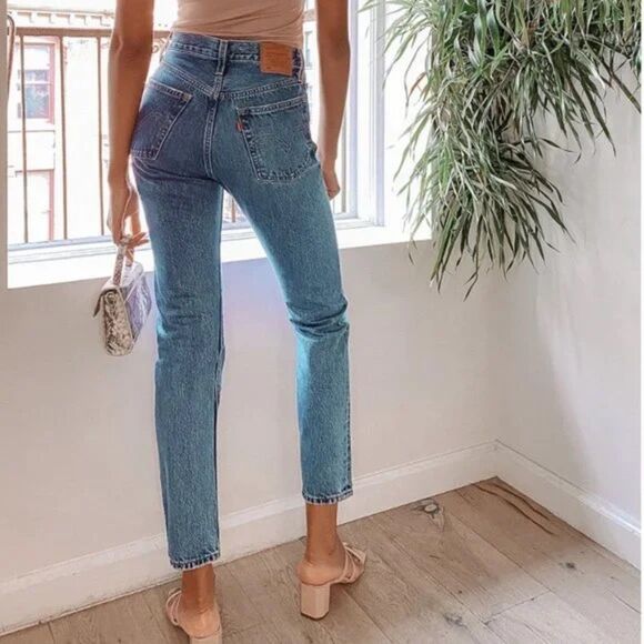 Levi's Premium Women's 501 Jeans Size 28 x 30 Slim Leg Button Fly - Picture 1 of 12